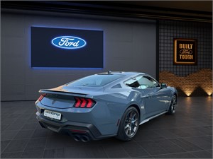 Ford Mustang 5.0 V8 Dark Horse