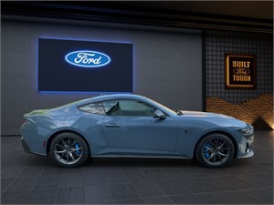 Ford Mustang 5.0 V8 Dark Horse